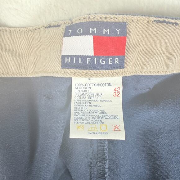 VTG Tommy Hilfiger Pants Mens 42x32 Blue Chino Pleated Embroidered Crest Classic - Picture 2 of 9